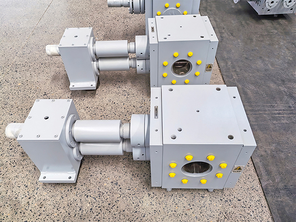 双轴驱动熔体泵